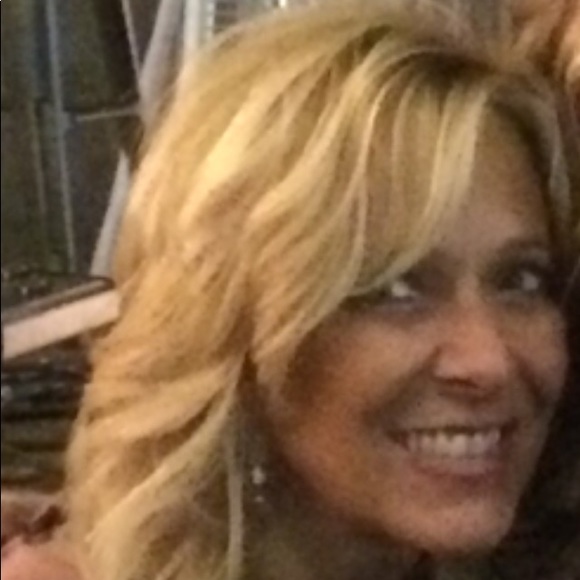 Meet your Posher, Kimberly - Picture 2 of 2